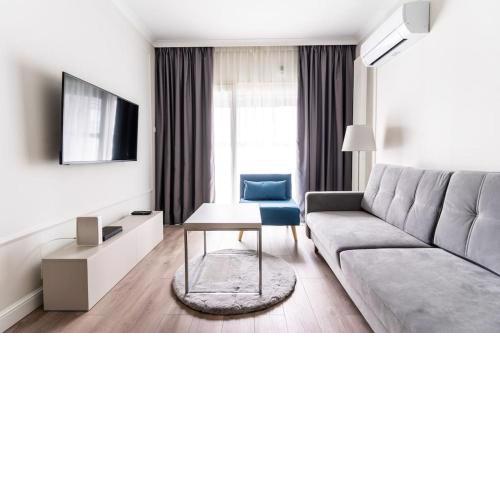 Chic & Luxury Apartment by Mennica Residence