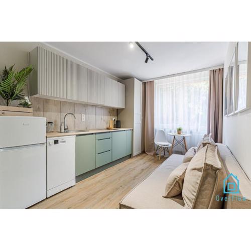Chill Apartment - 3 Minutes to PKP & Old Town