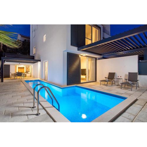 ChillZone - 20m to the sea, heated pool