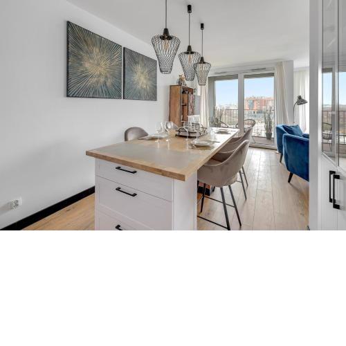 Chlebova - Riverside View Terrace, Free Parking, Gym, Kidsplay & by Downtown Apartments