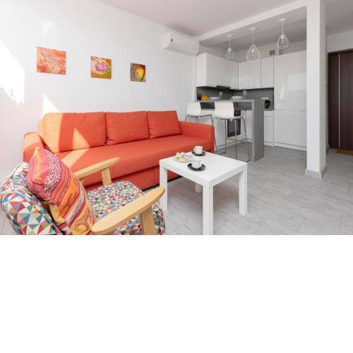 Chłodna Apartments with a City View Wola by Noclegi Renters