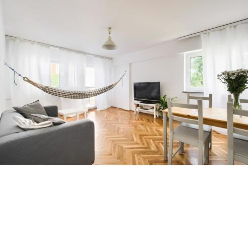 Chmielna Hammock Apartment