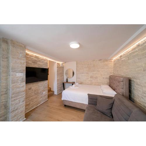 Christian Studio Apartments