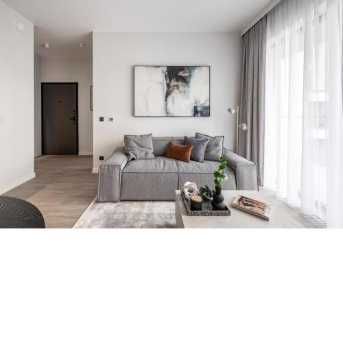 CHRONOS APARTAMENTY with Parking and Air Conditioning in Warsaw Wola by Renters Prestige
