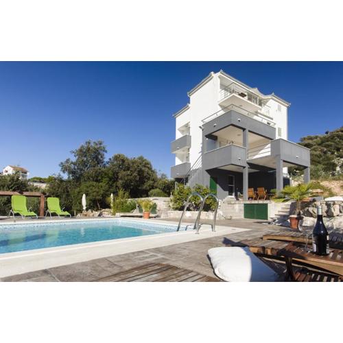 Cipra Apartments