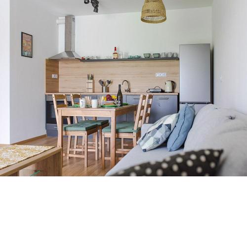 City and Thermal Apartman