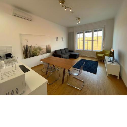 CITY CENTER 1, cozy 2br in the city center!