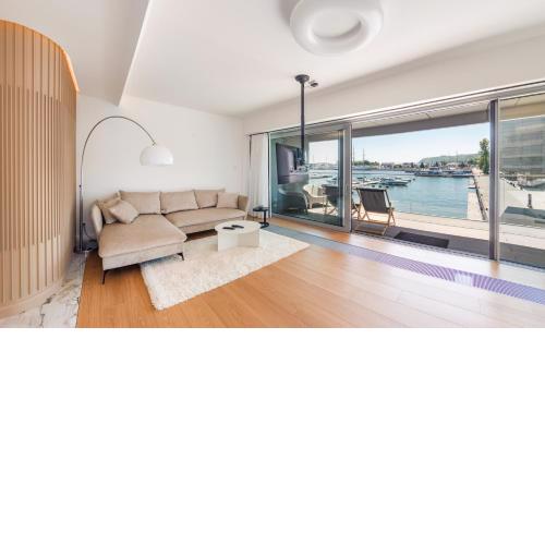 City Center Apartments Yacht Park Marina View