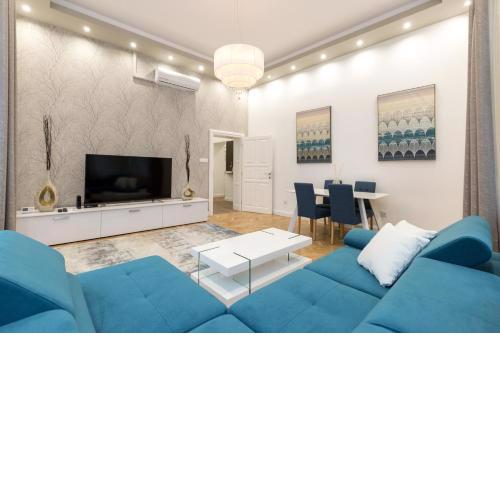 City Center Grand Luxury w 2BR/2BT