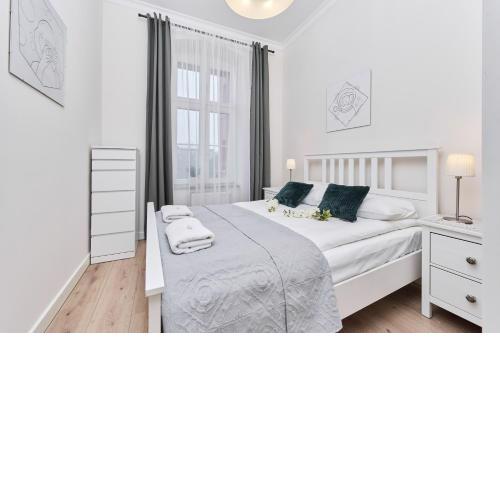 City Center Railway Station Apartment Piłsudskiego by Noclegi Renters