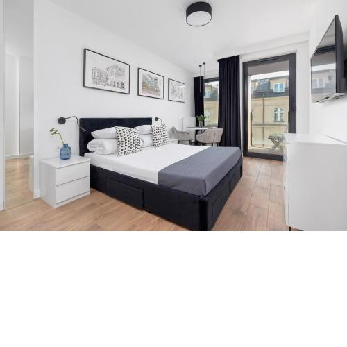 City center studio with a balcony - Rajska 3