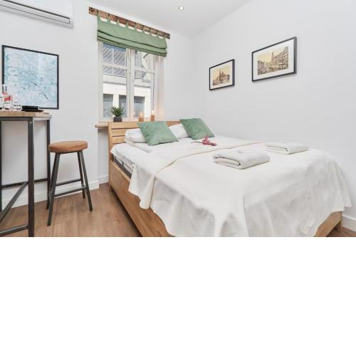 City Center Studio Wrocław by Noclegi Renters