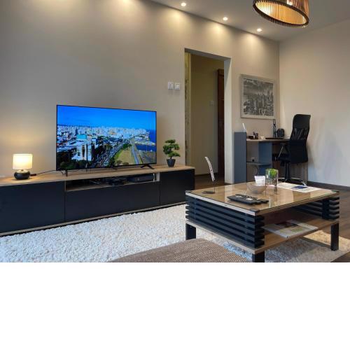 City Edge Hideaway Apartment