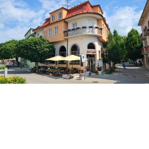 City Hotel