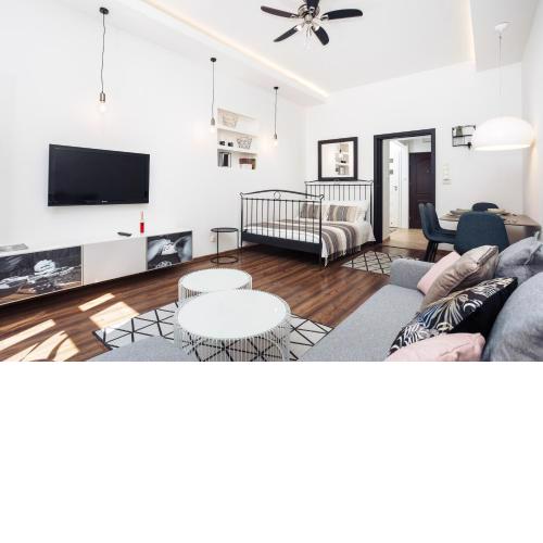 City of the Kings - Old Depot Apartment