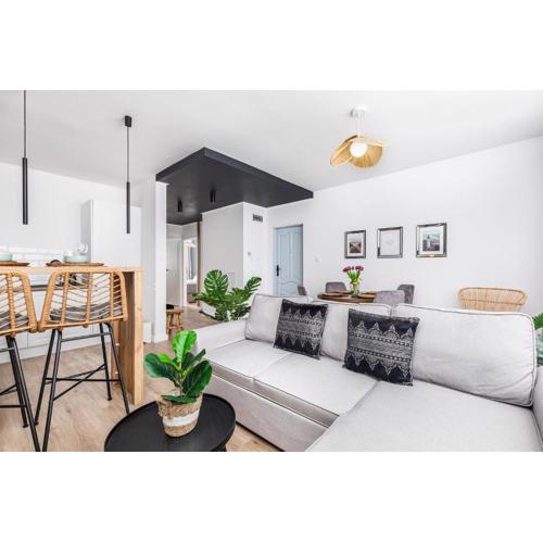 City View Apartment by Noclegi Renters