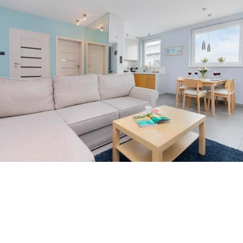 City View Apartment Trzy Żagle with Balcony by Noclegi Renters