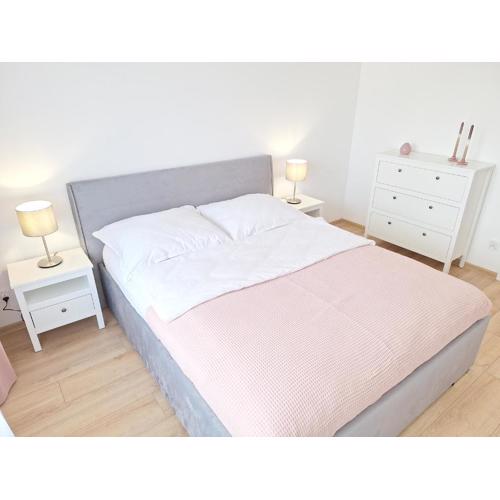 Classic Apartament - prywatny parking, blisko szpital Arkońska i Strzałowska
