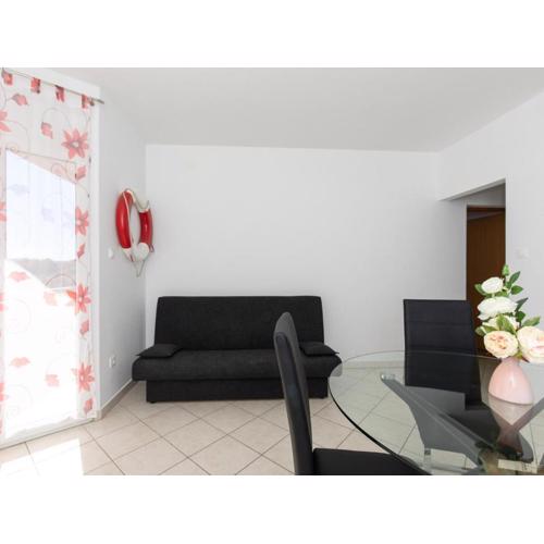 Classic Two Bedroom Apartment with Balcony and Pool
