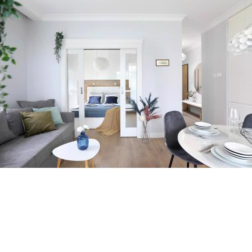 Classy 2-room Apartment with Private Garden and Air Conditioning- Old Town