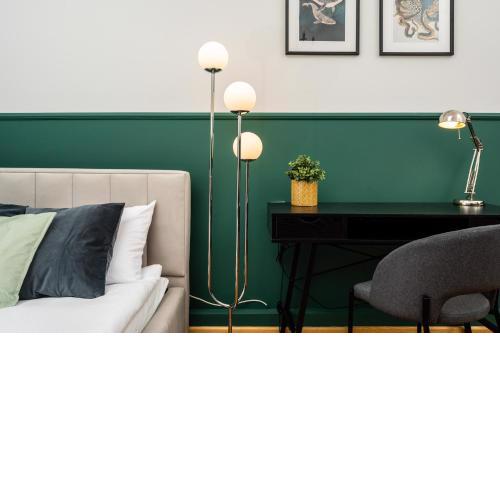 Classy Old Town Apartment - by Upstairs