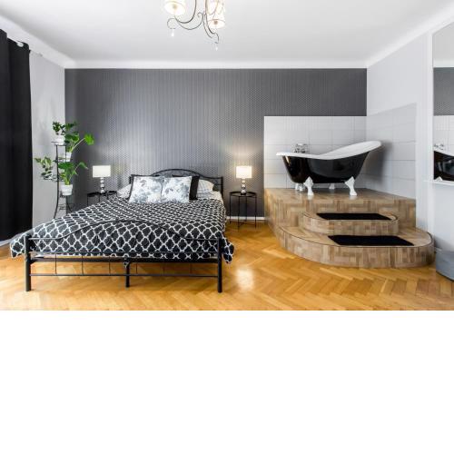 ClickTheFlat Apartment Chmielna 7