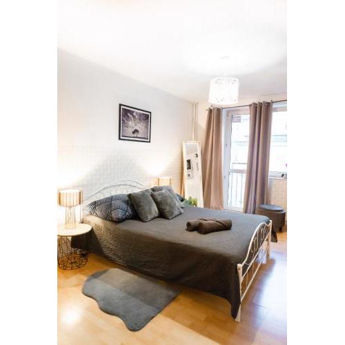 ClickTheFlat Constitution Square Apart Rooms