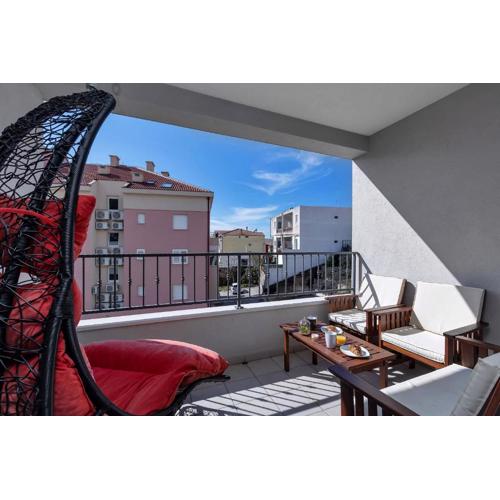 Cliffside Breeze Apartment