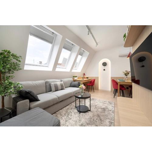 Climatic Apartment in the Centre of Wrocław Near the Market Square by Noclegi Renters