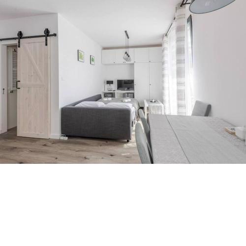 CLOSE-Urban Chic - Great Location - Kamienica Kollotaja
