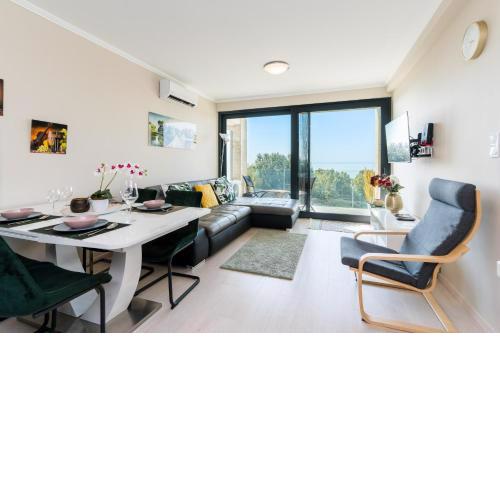 Club Panorama Lake View Apartment