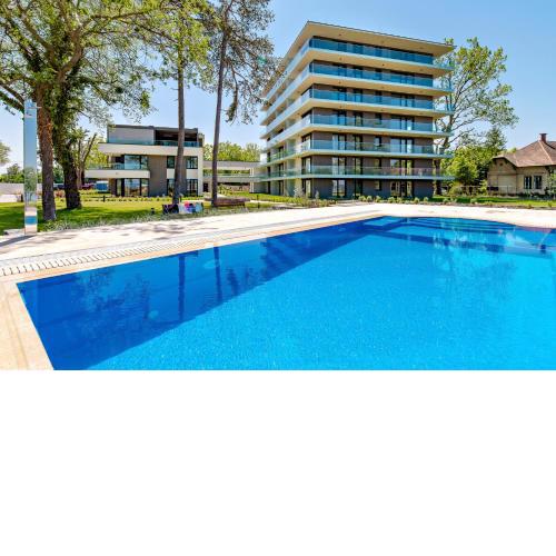 Clyde-Premium Lelle Waterfront Private Apartment