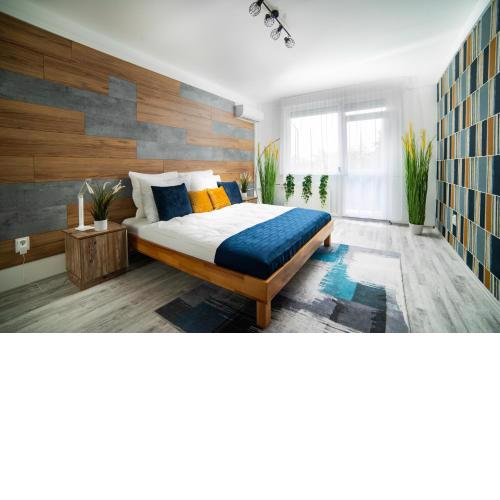 Comfort 18-- Elegant 3-Room Family Stay with Balcony & Kids' Space