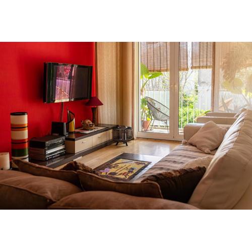 Comfort family apartment with balcony and sea view