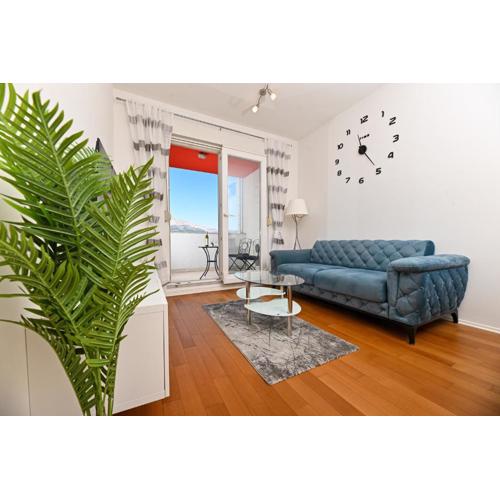 Comfort Stay with Parking & View