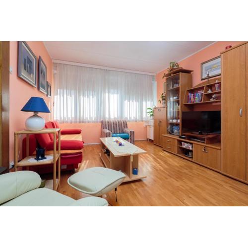 Comfortable and fully furbished apt in center