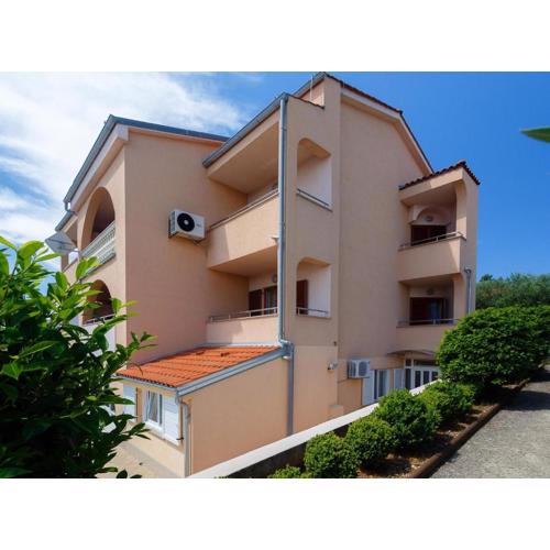Comfortable and Sunny Krk Apartment