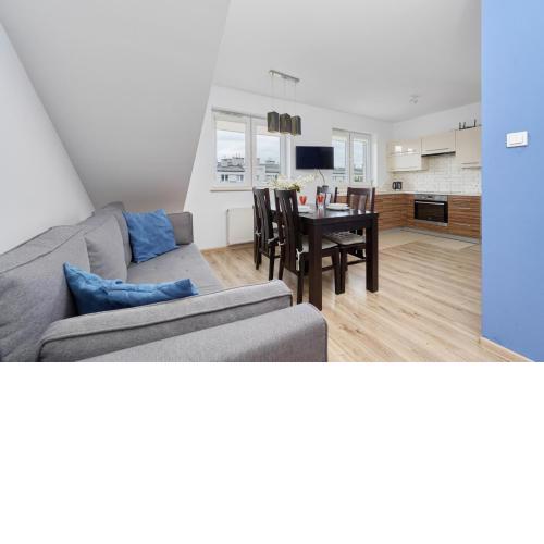 Comfortable & Cozy Studio with Balcony - Klimasa by Noclegi Renters