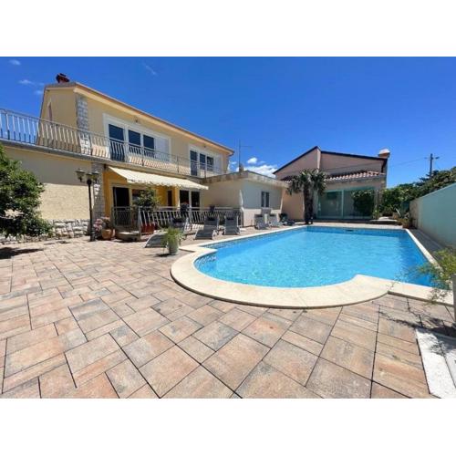Comfortable home with private pool