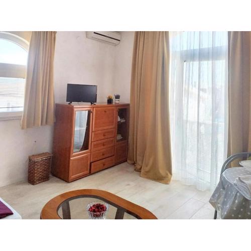 Comfortable Studio in Vir, Sea and Mountain View, 35m²