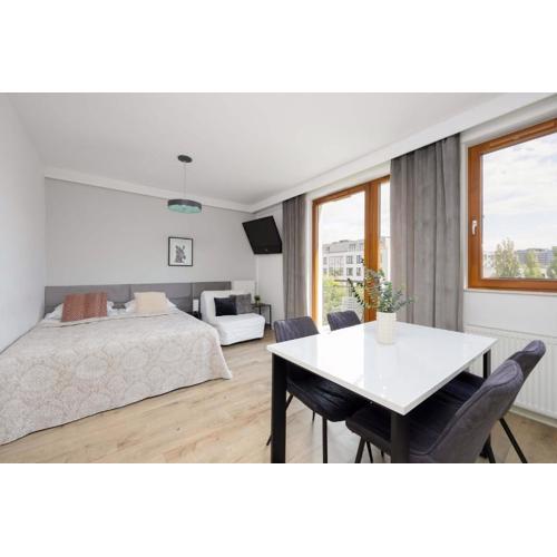 Comfortable Studio in Warsaw with Parking by Noclegi Renters