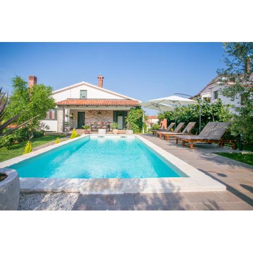 Comfortable Villa Marinela with Pool and Garden