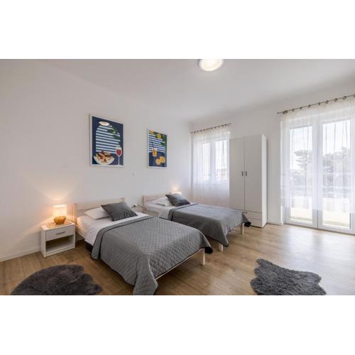 Comfy 2-Bedroom in Great Location close to it all