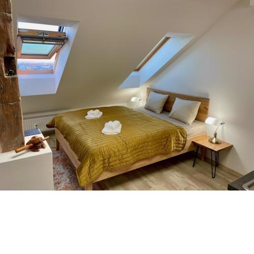 Comfy central city retreat