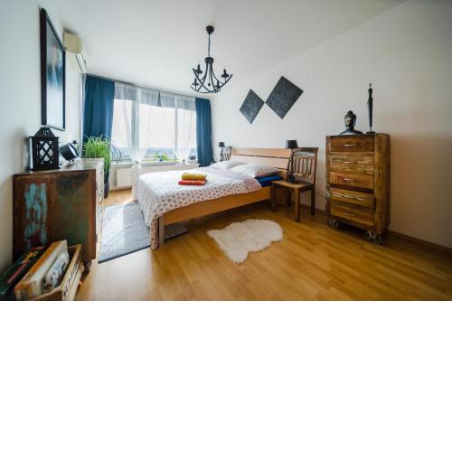 Comfy condo on the 20th floor & FREE parking
