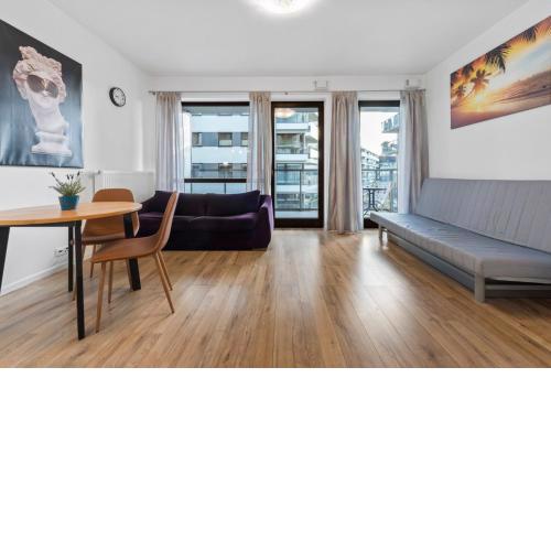Comfy studio. City center.