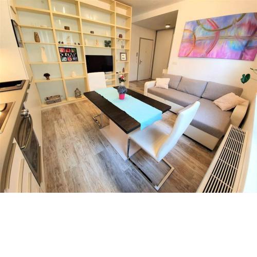 Comfy & stylish flat in the city centre + parking