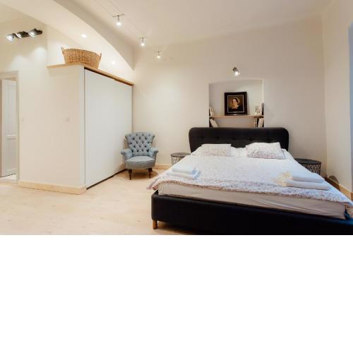 COMMODUS apartment IX