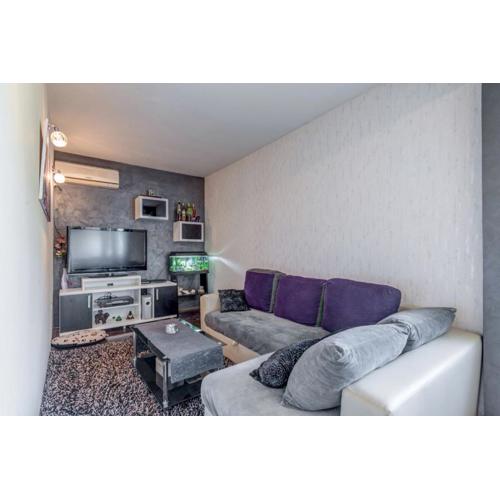 Cool Cozy Apartment