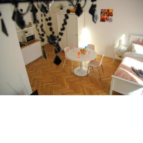 Corner 2 Cracow I Old Town I BIG Studio & balcony